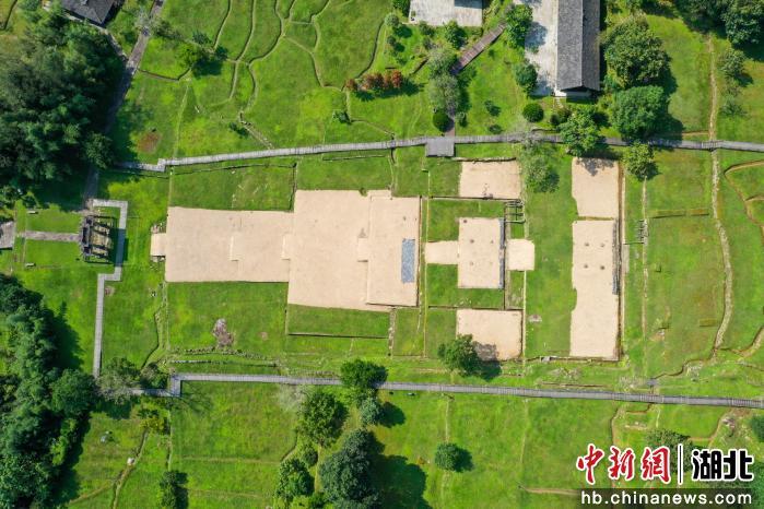 https://www.hb.chinanews.com.cn/cr/2025/1103/2784641262.jpg
